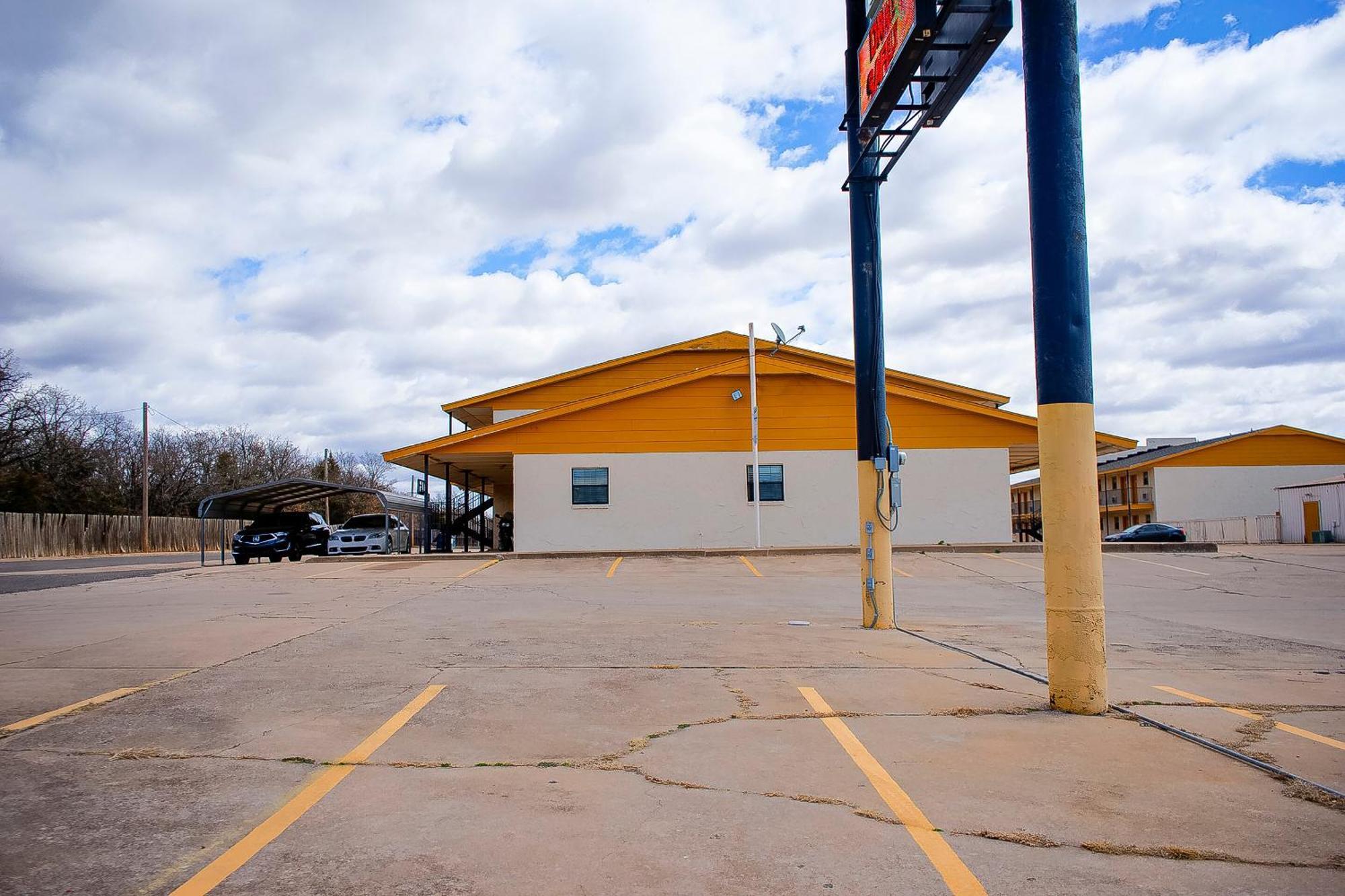 Duncan Inn By Oyo, Ok - Hwy 81 Near Chisholm Casino Exterior foto
